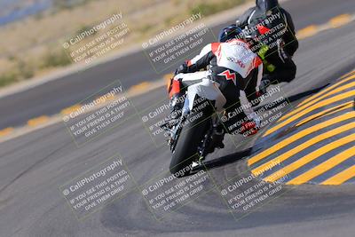 media/Oct-08-2022-SoCal Trackdays (Sat) [[1fc3beec89]]/Turn 11 Backside (1145am)/